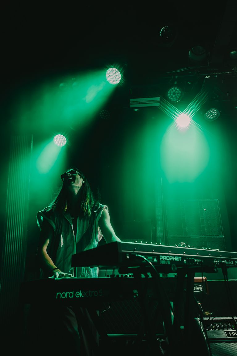 Selve performing live at The Gov in Adelaide 